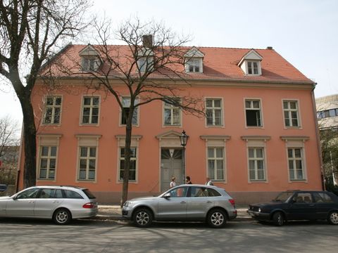 Älteste Schulhaus Charlottenburgs (Bild: BA-CW, ML)