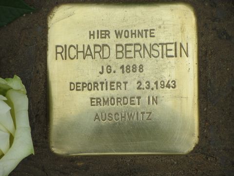 Stolperstein Richard Bernstein, Foto: F. Siebold, April 2013