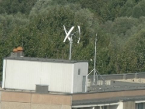 Kleinwindrad auf der Hochschule für Technik und Wirtschaft (HTW)
