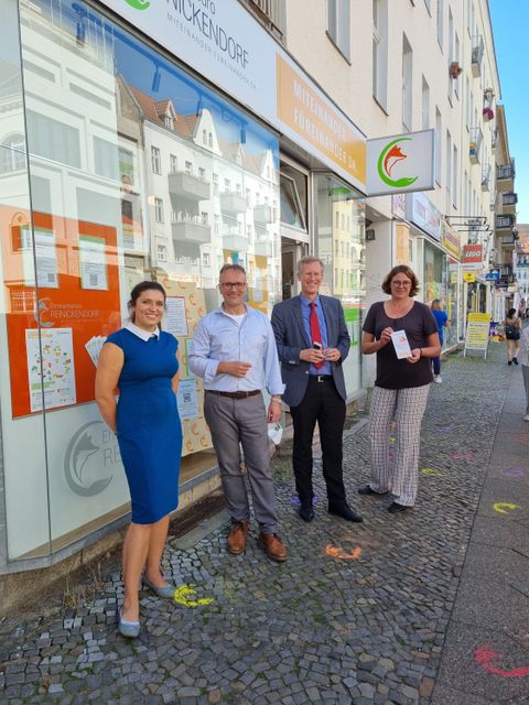 v.l.n.r.: Katharina Schulz, Ehrenamtskoordinatorin des Bezirks Reinickendorf; Ralf-René Gottschalk, Projektleiter Ehrenamtsbüro Reinickendorf; Friedemann Walther, Referatsleiter Bürgerschaftliches Engagement und Demokratieförderung, Senatskanzlei; Stefanie Wind, Fachbereichsleiterin Stiftungsprojekte, Stiftung Unionhilfswerk Berlin (Bild: Gina Schmelter)