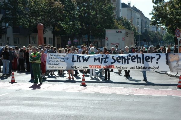 Denkmal für Kinder im Straßenverkehr, Enthüllung am 11.9.2006, Foto: Andreas Fritsch
