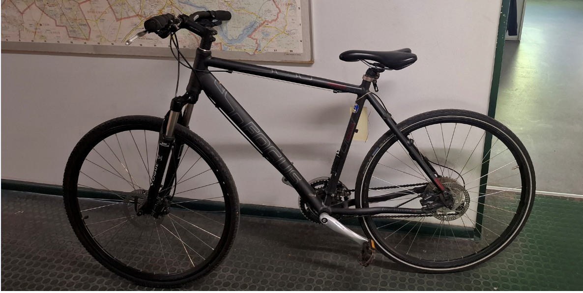 Schwarzes Herrenfahrrad