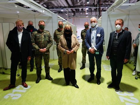 Besuch in der Einsatzzentrale auf dem Messegelände in der Jafféstraße.