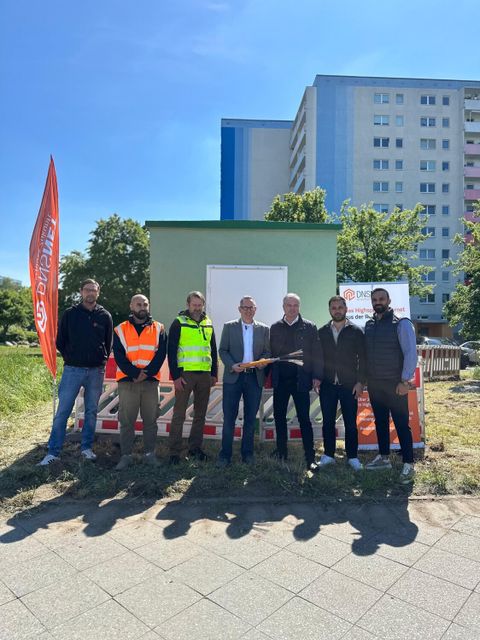 Setzung des ersten Technikverteilers von DNS:NET in Altglienicke