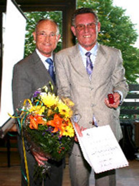 Ehrennadel des Landessportbundes an Dr Levin