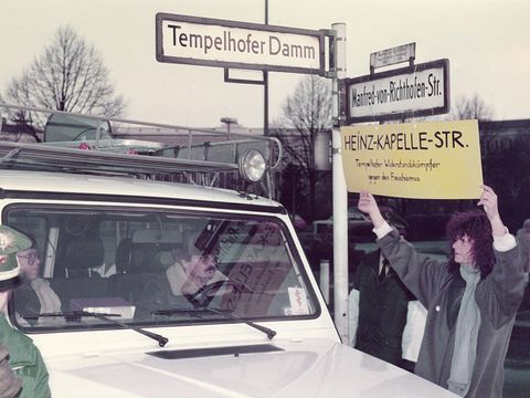 Symbolische Umbenennung, 1984, Joachim Dillinger (Bild: Museen Tempelhof-Schöneberg)