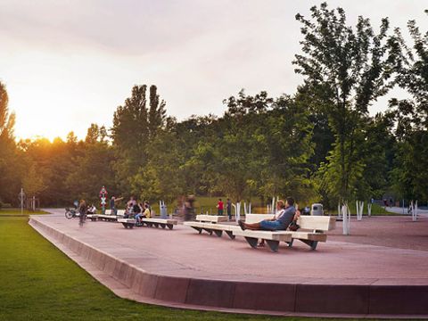 Sonnenuntergang im Park am Gleisdreieck (Bild: Julian Lanoo)