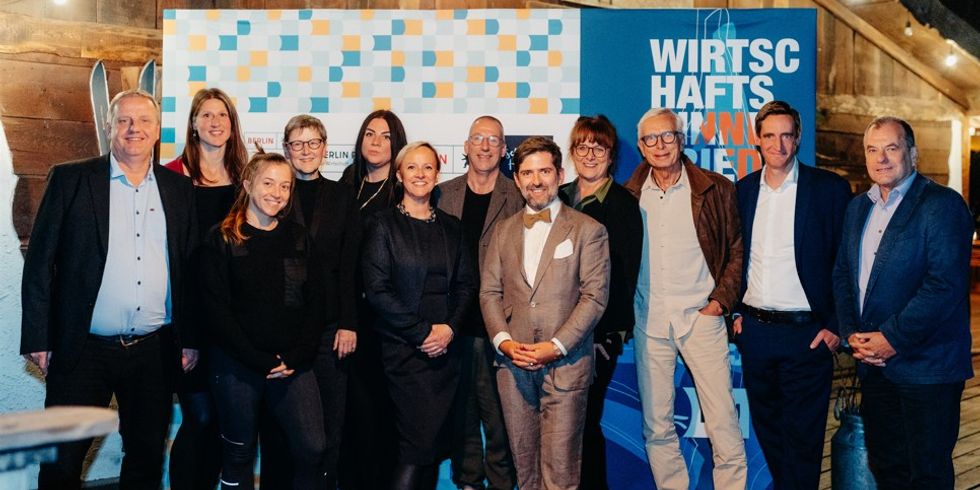 Die Akteur*innen des Wirtschaftsdinners 2025: Friedrichshain-Kreuzberger Unternehmerverein (FKU) und die bezirkliche Wirtschaftsförderung