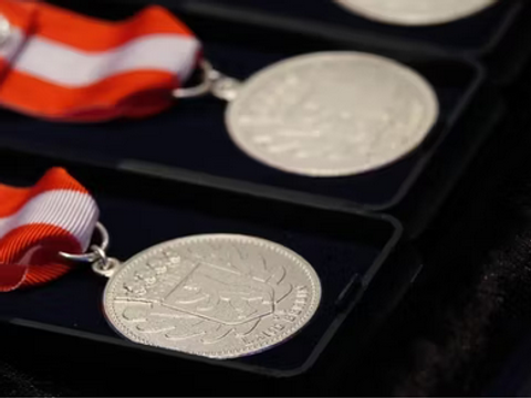 Ehrenzeichenverleihung, Medaille