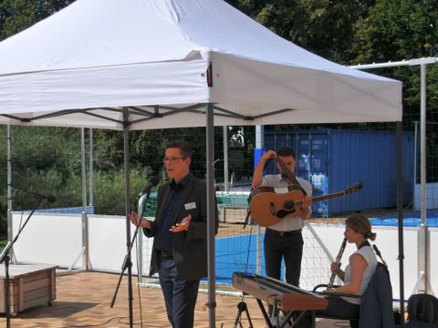 Eröffnung der Außenfläche im DRK Kinder-, Jugend-, Familien- und Nachbarschaftszentrum - Ansprache Rainer Oetting, DRK Berlin-Nordost e.V