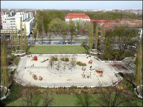 Spielplatz vom Kirchendach