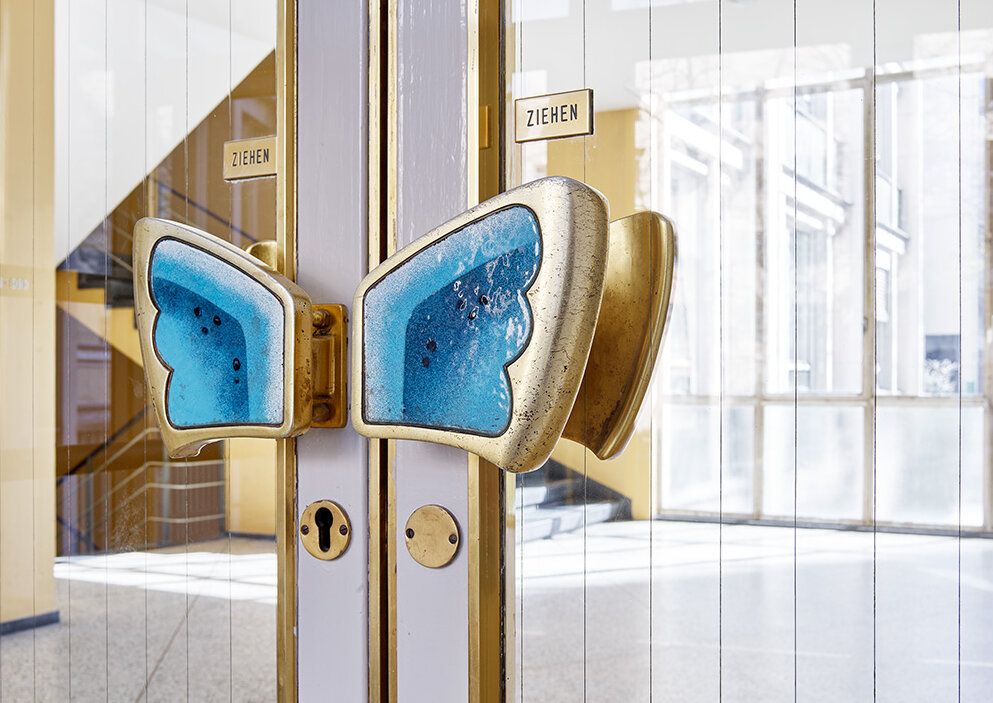 Handgriffe an den Eingangstüren, April 2020