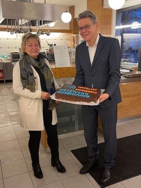 Sabine Hiersemann und Bezirksbürgermeister Jörn Oltmann