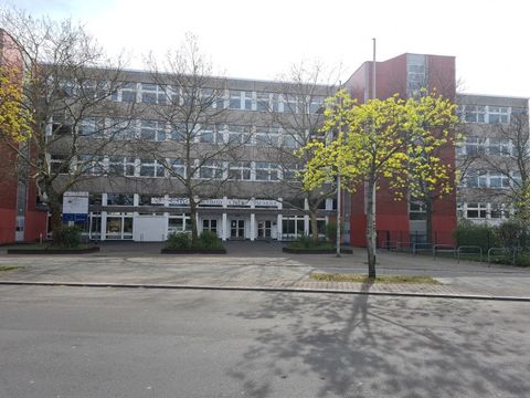 Außenansicht Carlo-Schmid-Oberschule Spandau