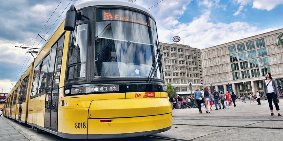 Straßenbahn auf dem Alexanderplatz