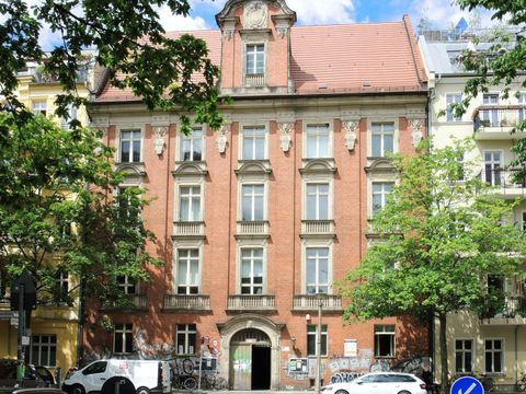 Kurt-Tucholsky-Bibliothek, Außen