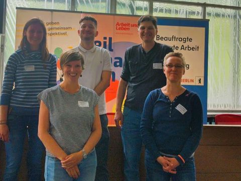 Rund 40 Fachkräfte, Multiplikatoren*innen und Beschäftigte der Verwaltung folgten der Einladung des Bezirksamts Friedrichshain-Kreuzberg