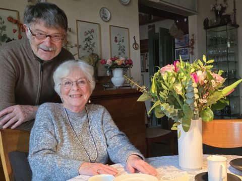 Der Kreuzbergerin Rosemarie Mehl, hier mit ihrem Mann Ulrich, sieht man bereits an ihrem Strahlen an, dass sie eine sehr zufriedene Frau ist.