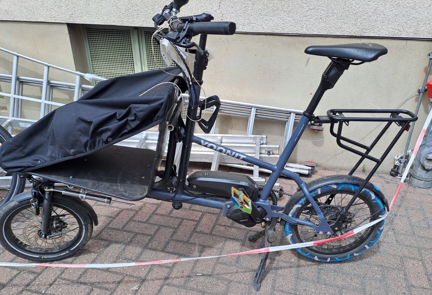 Graues E-Bike