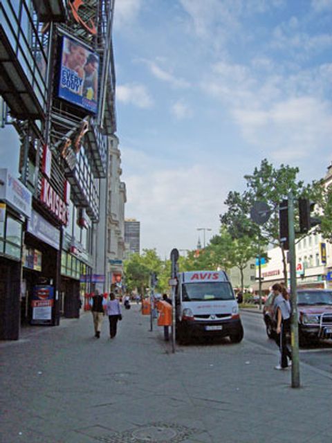 Schloßstraße mit Blick Richtung Rathaus Steglitz