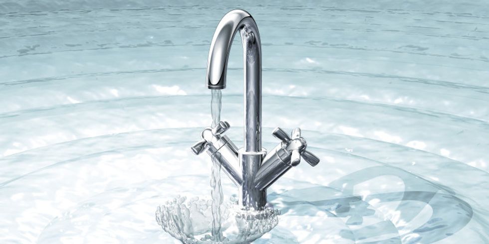 Laufender Wasserhahn