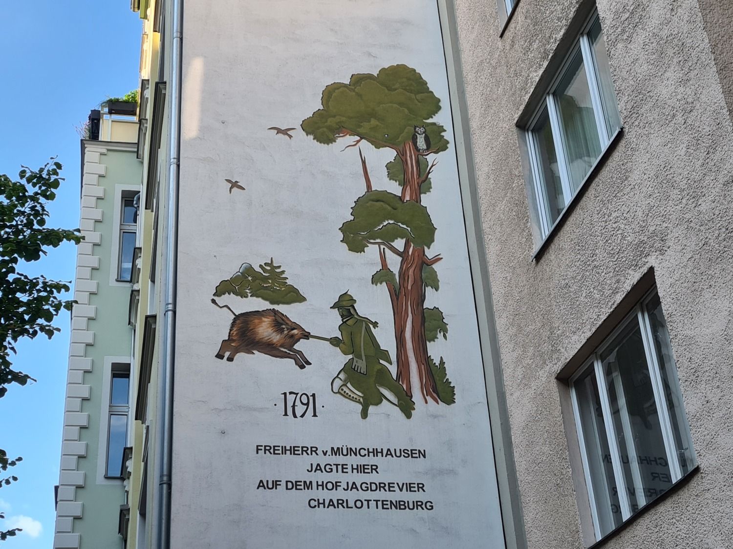 Fassadenbild Freiherr von Münchhausen an der Leibnizstraße