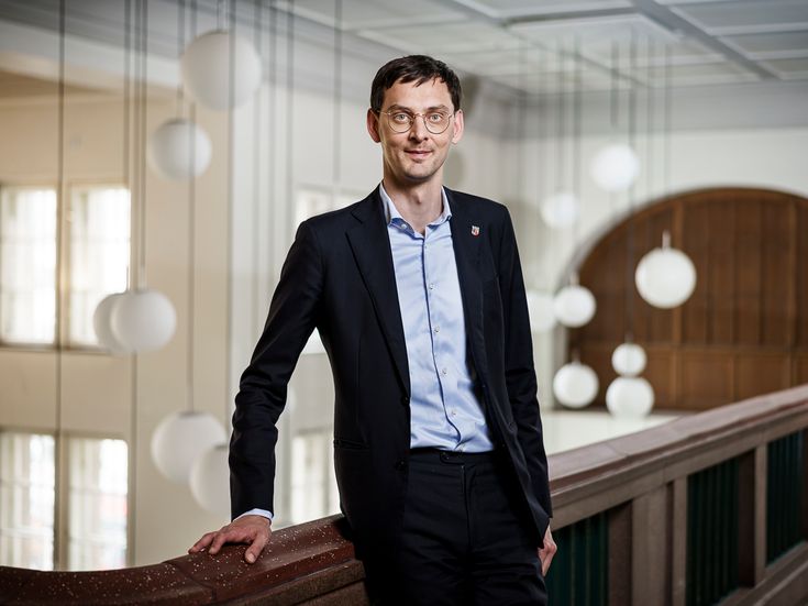 Martin Hikel, Bezirksbürgermeister von Berlin-Neukölln