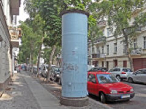 Litfaßsäule in der Haubachstraße, Berlin-Charlottenburg (Bild: Landesdenkmalamt Berlin, Juliane Stamm)