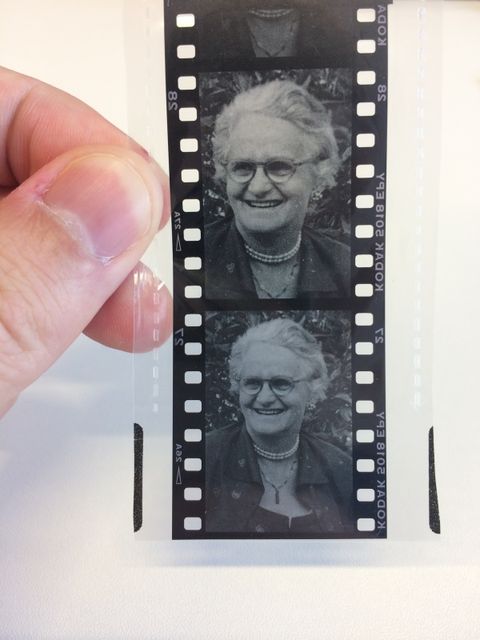 Ein Diafilm von Lucie Adelsberger in den 1960er Jahren in den USA