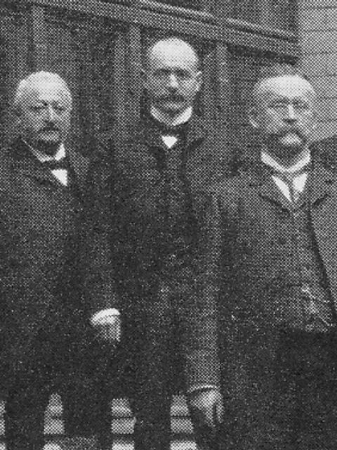 Bernhardt Meyer (Mitte)
