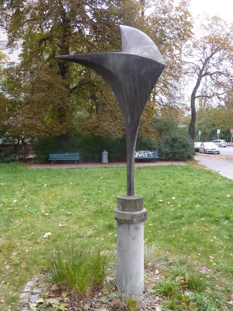 Taube, Denkmal für Melli Beese 1971 von Annelise Rudolph, 18.10.2011, Foto: KHMM