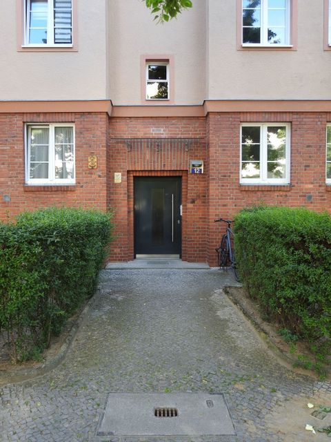 Hausansicht Salzbrunner Str. 12 (Bild: Stolpersteine-Initiative CW, Hupka)