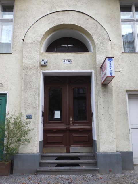 Hausansicht Knesebeckstr. 86 (Bild: Stolpersteine-Initiative CW, Hupka)