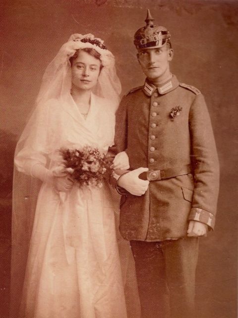 Hochzeitsfoto von Elisabeth und Fritz Krüger, 1917 (Bild: Familienarchiv)
