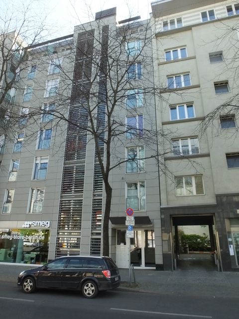 Hauseingang Kantstr. 150a (Bild: Stolpersteine-Initiative CW, Hupka)