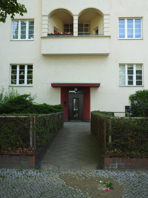 Hausansicht Nassauische Str. 42 (Bild: Stolpersteine-Initiative CW, Hupka)