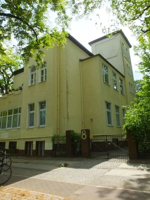Hausansicht Platanenallee 8 (Bild: Stolpersteine-Initiative CW, Hupka)
