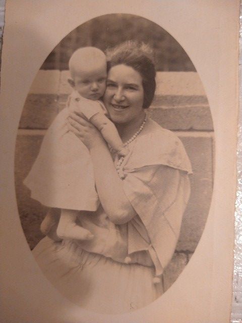Gerd Uhlfelder mit seiner Mutter Mally
