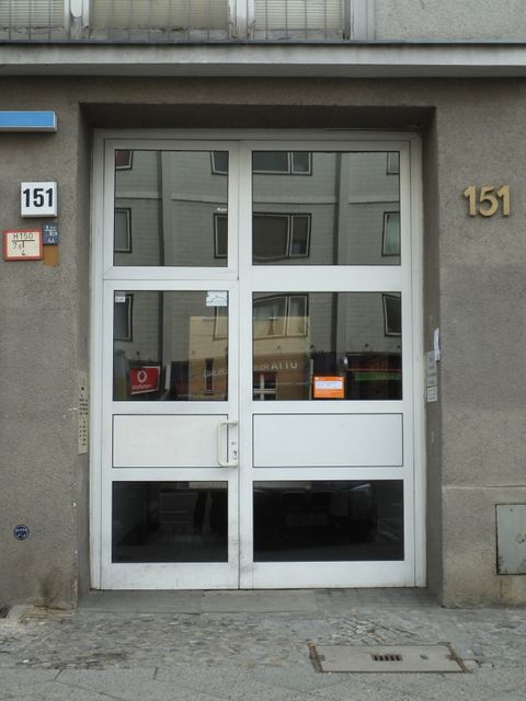 Hausansicht Uhlandstr. 151 (Bild: Stolpersteine-Initiative CW, Hupka)