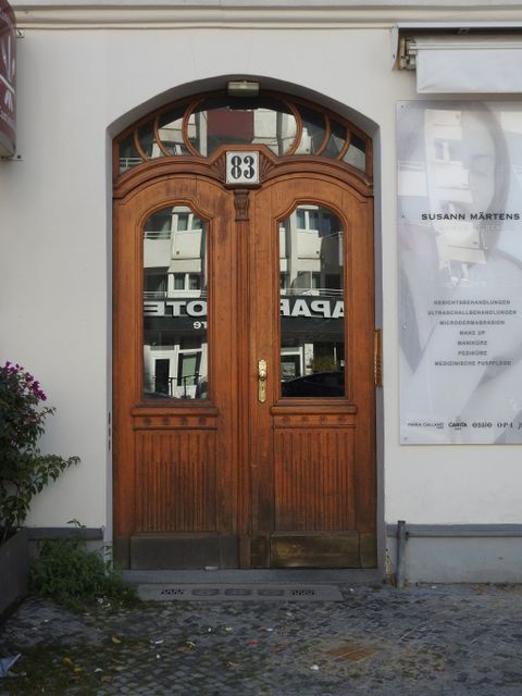 Hausansicht Lietzenburger Str. 83 (Bild: Stolpersteine-Initiative CW, Hupka)