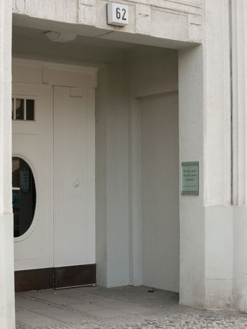 Hauseingang Niebuhrstr. 62