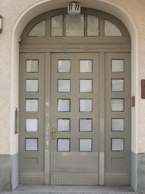 Hauseingang Niebuhrstr. 77
