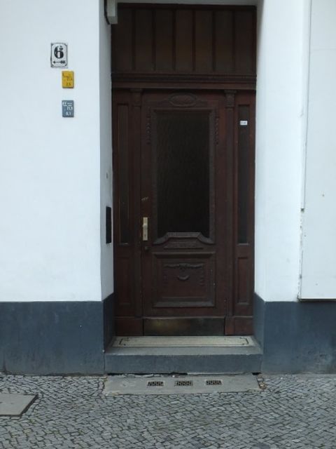 Hausansicht Dahlmannstr. 6 (Bild: Stolpersteine-Initiative CW, Hupka)