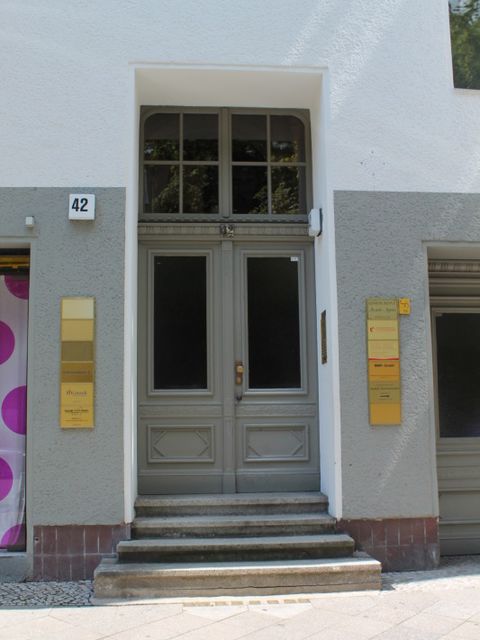 Hausansicht Fasanenstr. 42 (Bild: Stolpersteine-Initiative CW, H.-J. Hupka)