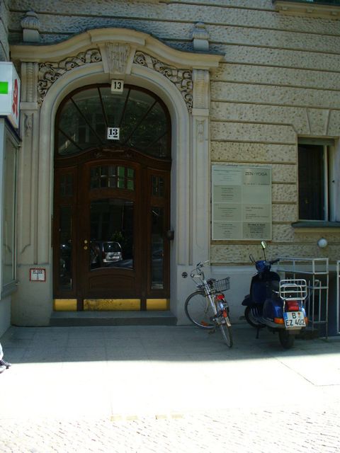 Hauseingang Giesebrechtstr. 13