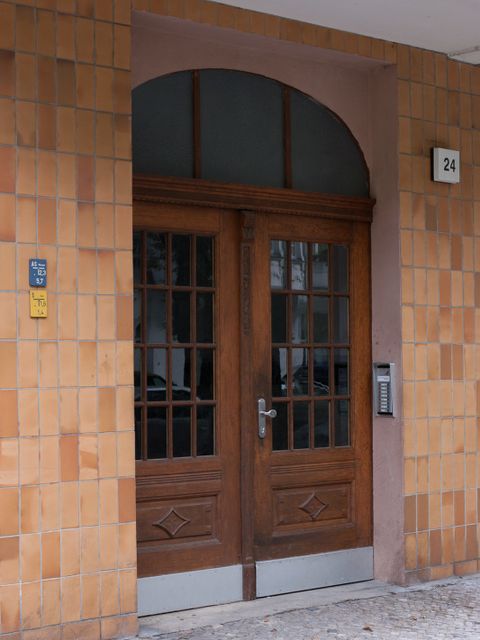 Hauseingang Dahlmannstr. 24