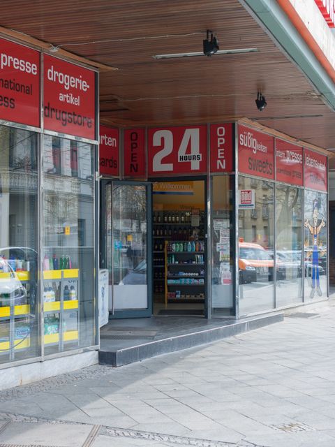 Hauseingang Eisenzahnstr. 66, Foto: A. Bukschat & C. Flegel, 06.04.2012