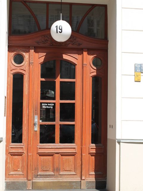 Hauseingang Güntzelstr. 19
