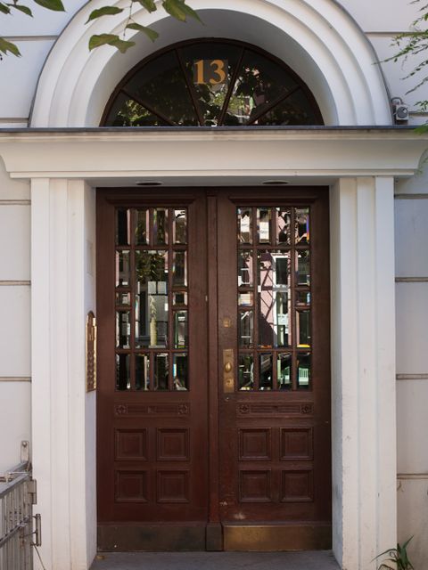 Hauseingang Hektorstr. 13