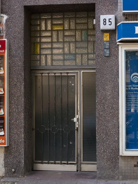 Hauseingang Kaiserin-Augusta-Allee 85, Foto: Bukschat & Flegel